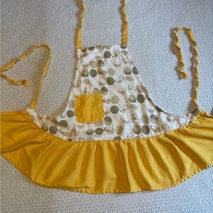 RE Room Essentials Egg Apron
